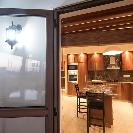 Vilă Sunshine Luxury House *